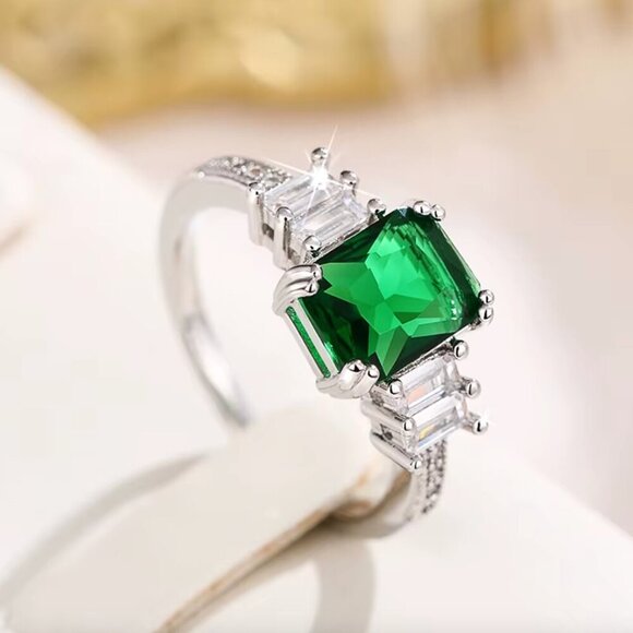 NEW 14k White Gold Emerald Diamond Ring Band - Picture 3 of 4